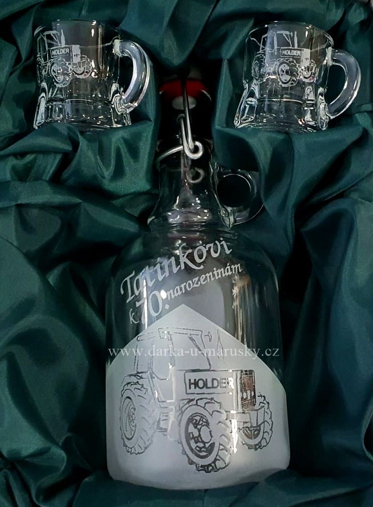 Sada 2+1 / Láhev 0,5l- s uchem a s patentním uzáv. + 2 skleničky s ouškem - dekor Traktor