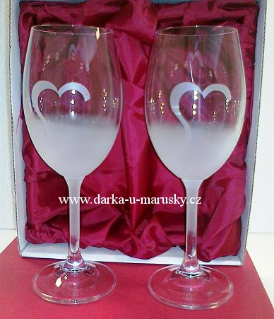 Svatební skleničky na víno - 300ml - půlené srdíčka