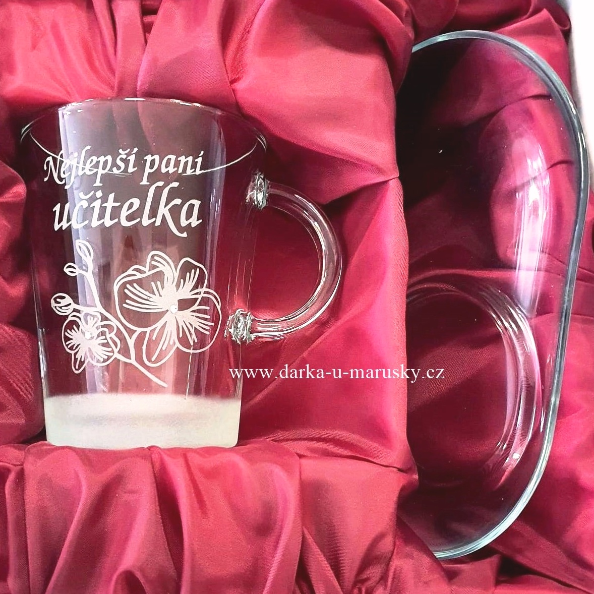 Pískovaný hrníček s podšálkem LEO - Orchideje pro paní učitelku