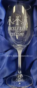 Číše na víno - Docela ráda cvičím