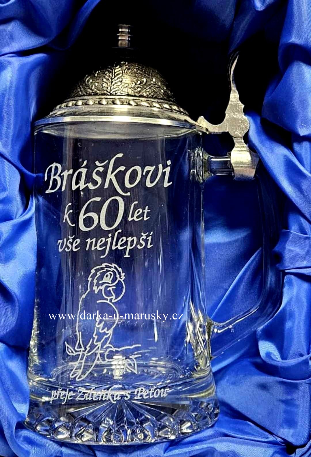 Pískovaný pivní korbel s cínovým víkem - Papoušek