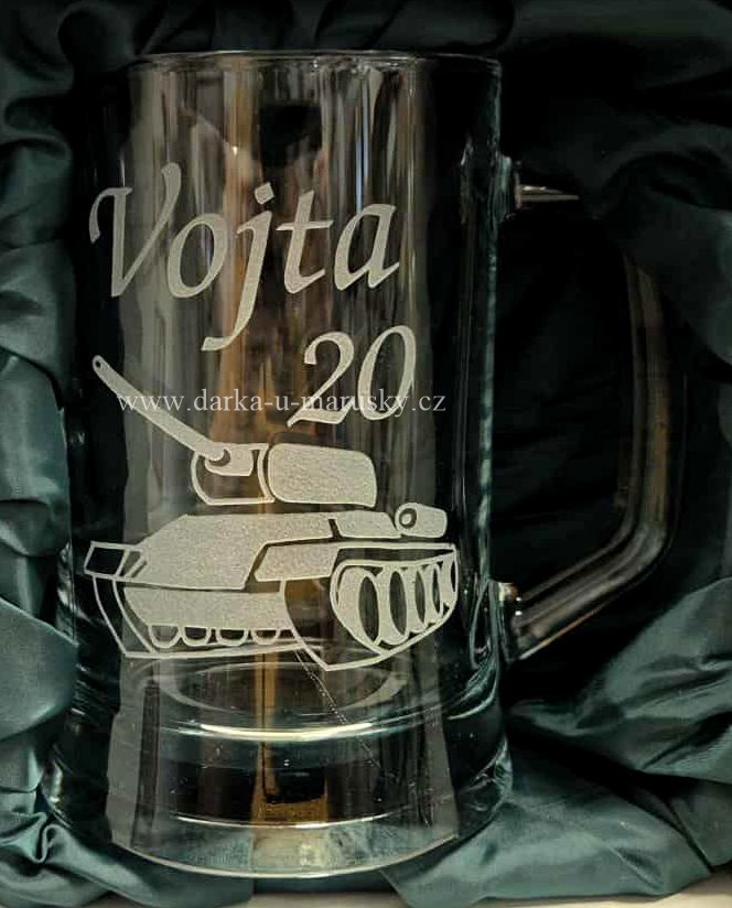 Pískovaný pivní korbel - Tank