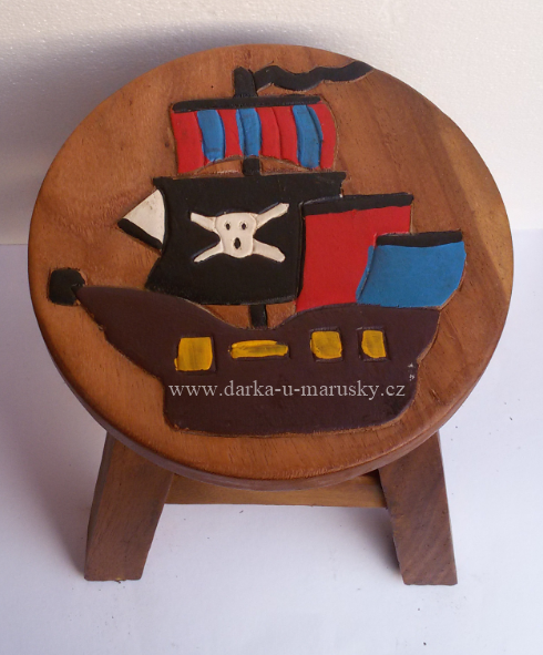 Dřevěná stolička / Pirátská loď