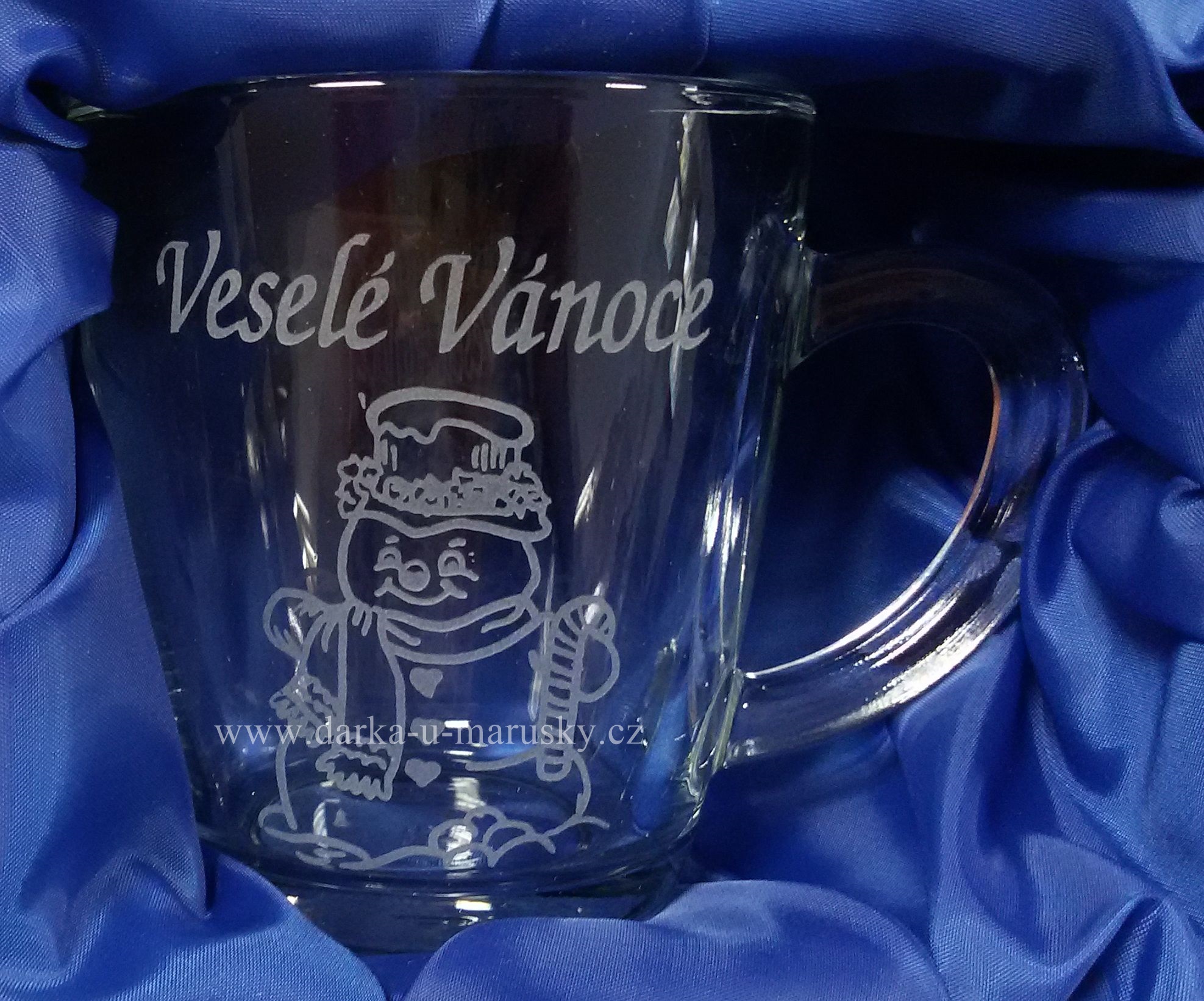 Pískovaný hrníček Niky - Sněhulák