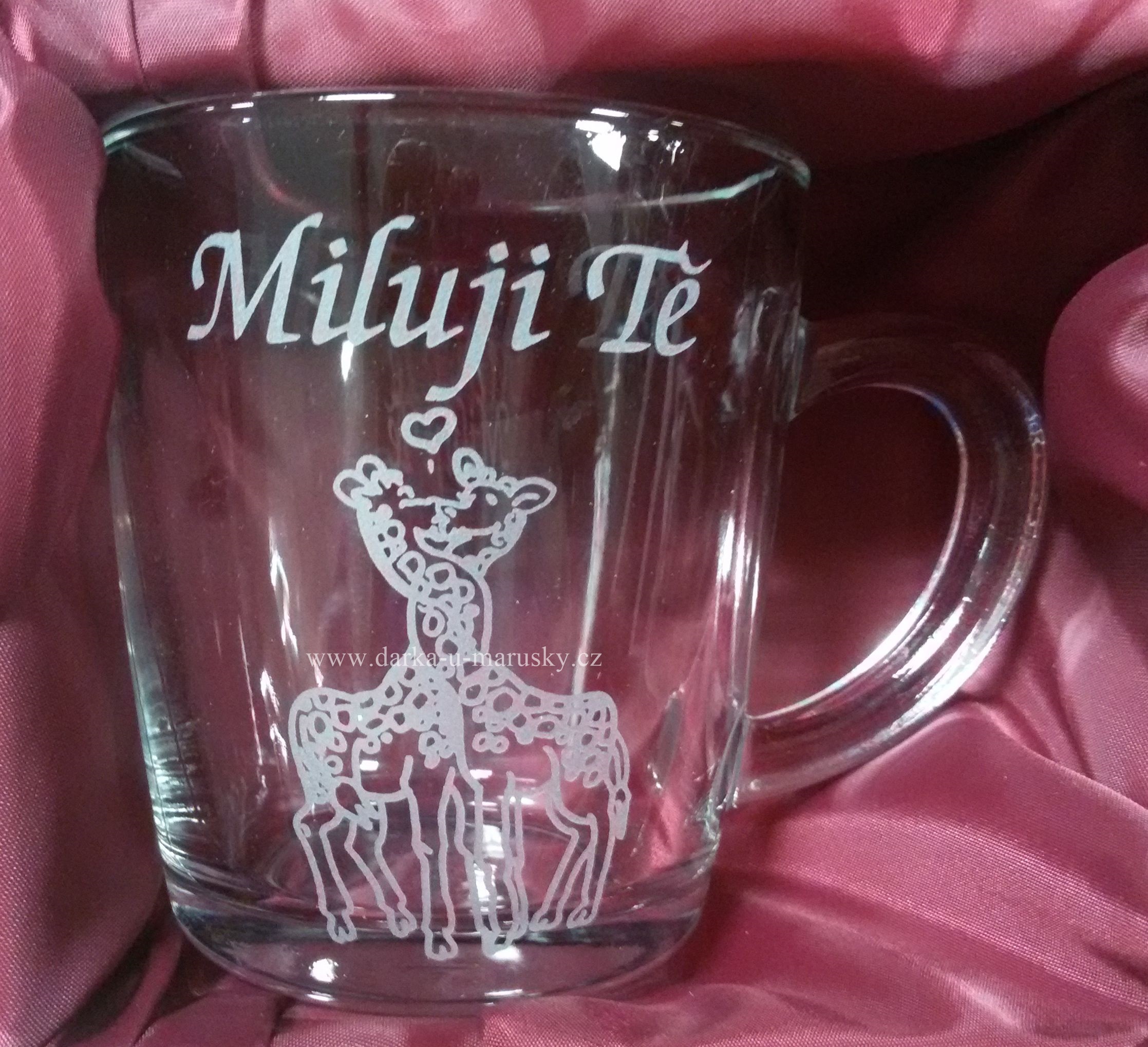 Pískovaný hrníček Niky - Žirafky - Miluji Tě