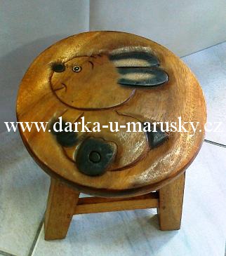Dřevěná stolička / králík