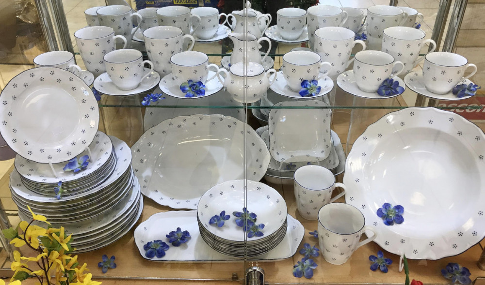 Talířová 18-ti dílná souprava - bílý porcelán + modrý dekor i linka