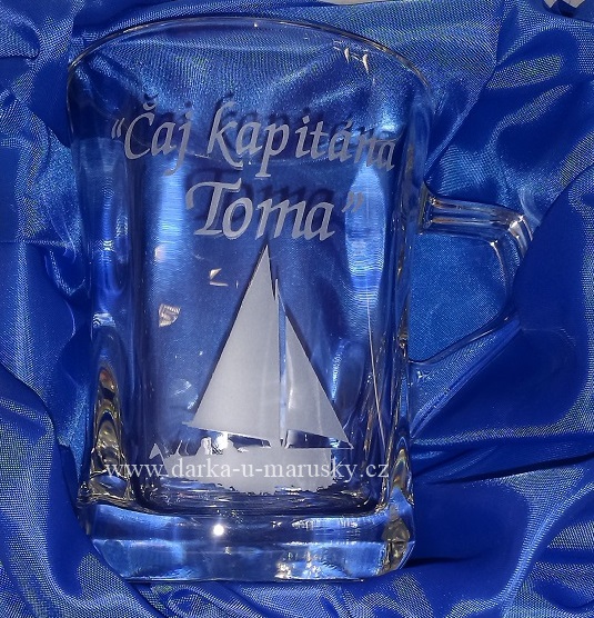 Pískovaný hrníček Geo nízký - Plachetnice