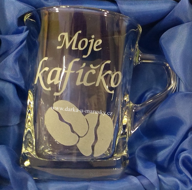 Pískovaný hrníček Geo nízký - Moje kafíčko