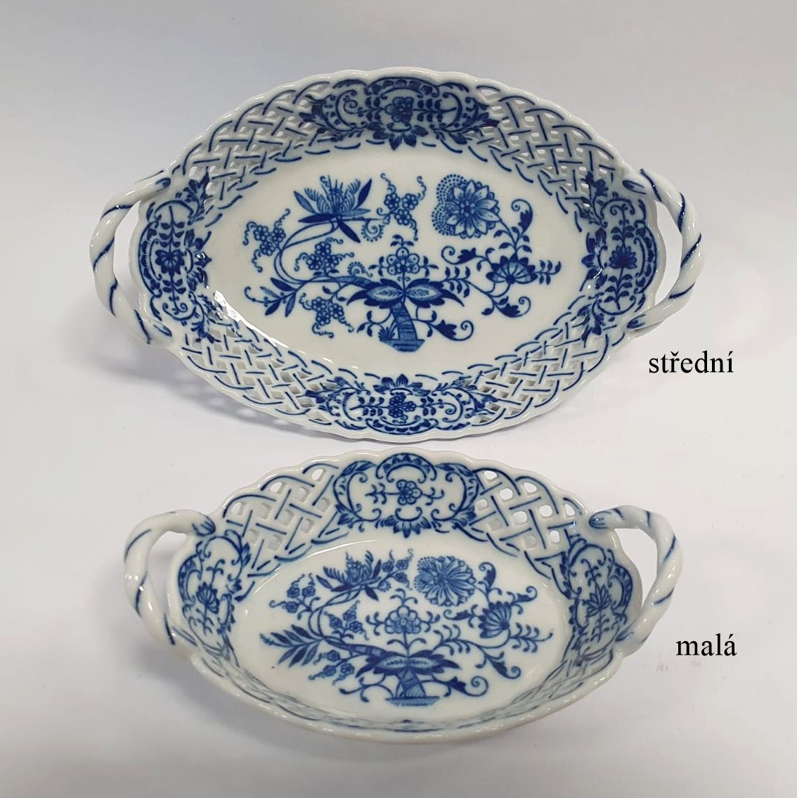 Prolamovaná  miska - košíček malý