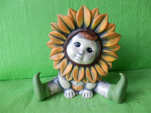 Slunečnice miminko sedící - ručně malovaná keramika