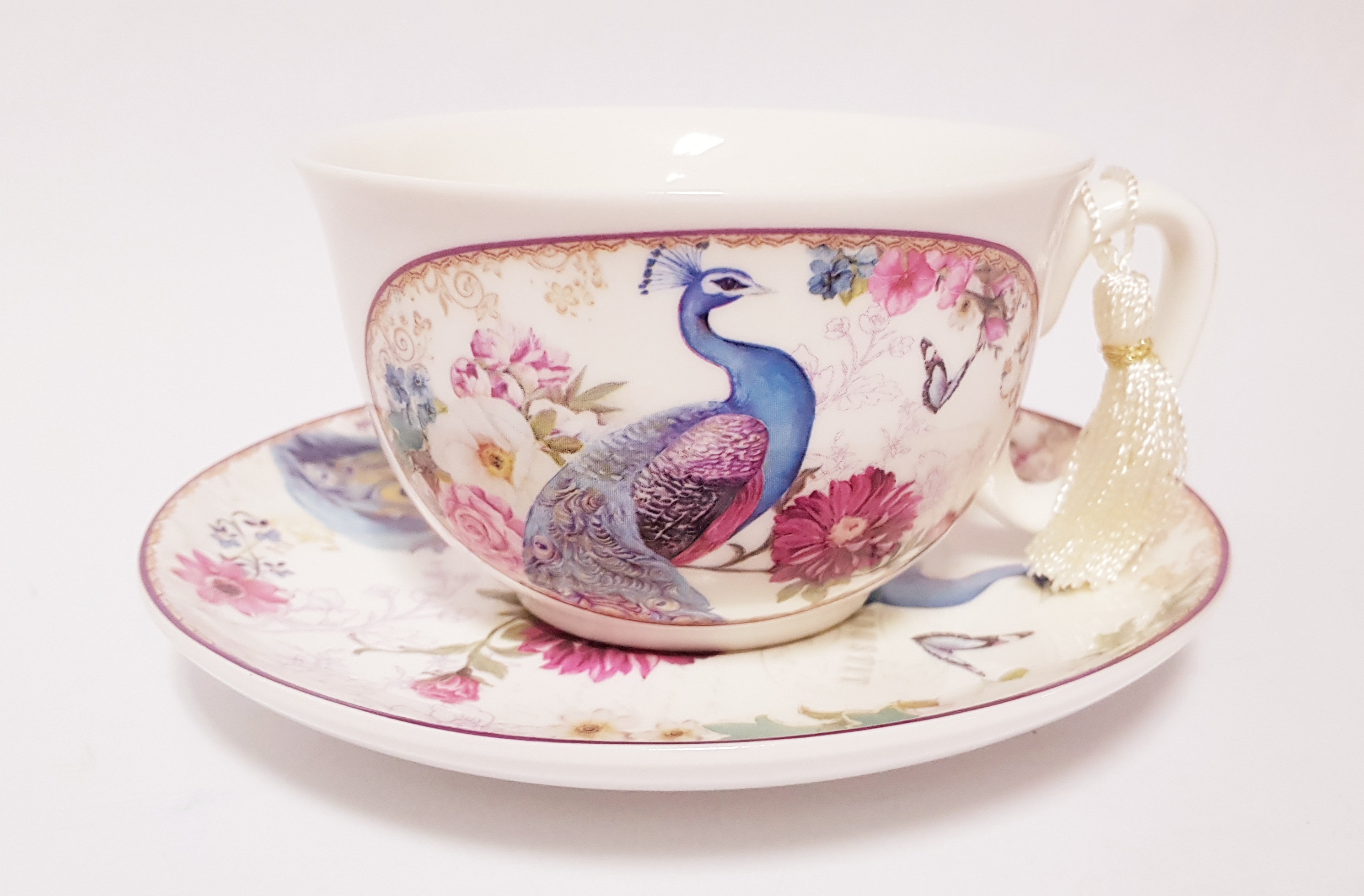 Přátelská souprava čajových hrníčků s podšálky PÁV v kulaté dekorované krabičce