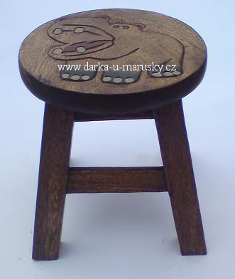 Dřevěná stolička / Hroch